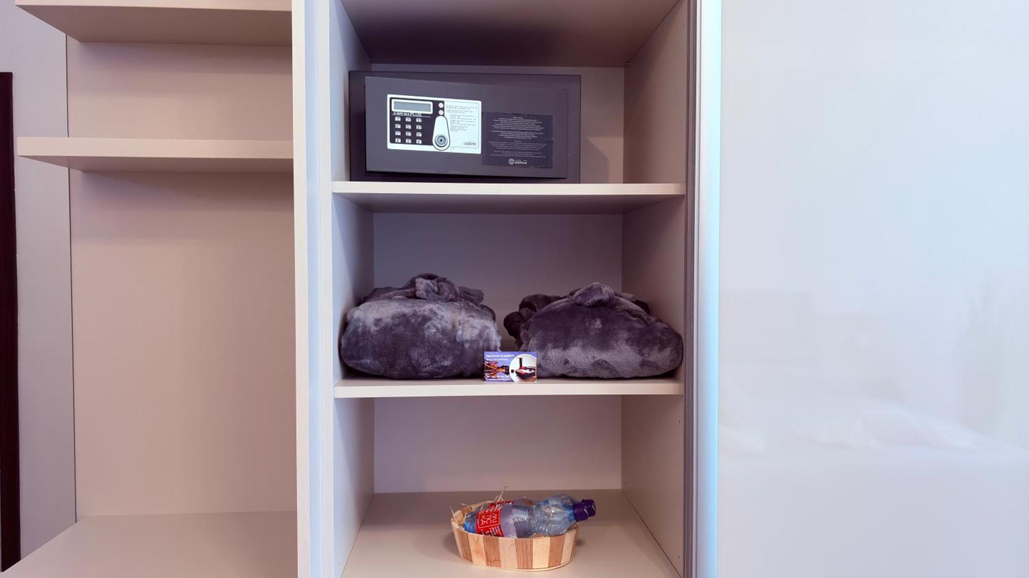 Apartman Elizabeth Besenova Bagian luar foto