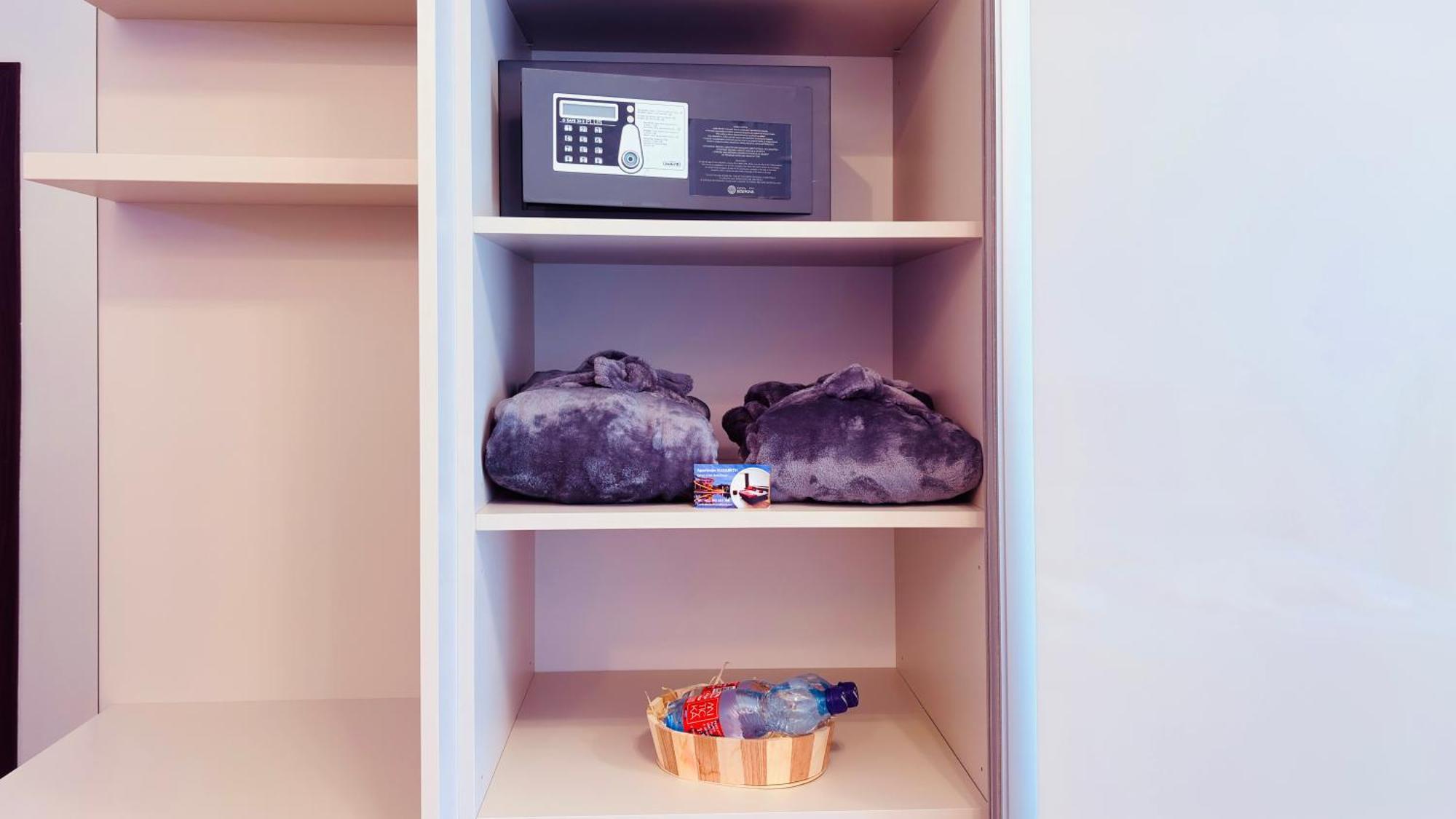 Apartman Elizabeth Besenova Bagian luar foto